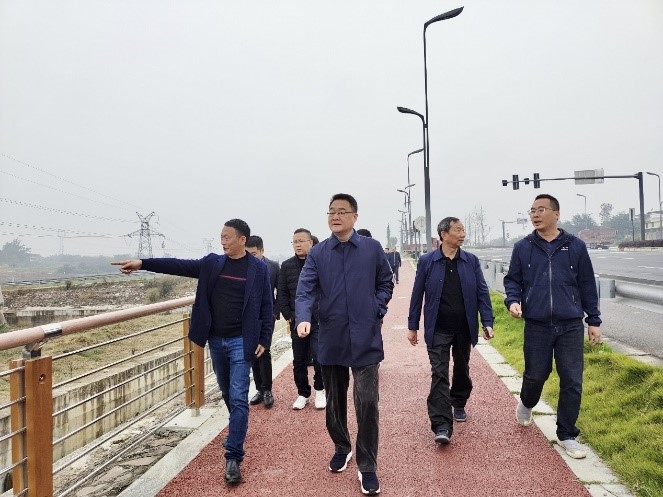 集團(tuán)公司黨委書記、董事長鄧華一行前往青白江現(xiàn)代種業(yè)園區(qū)等調(diào)研