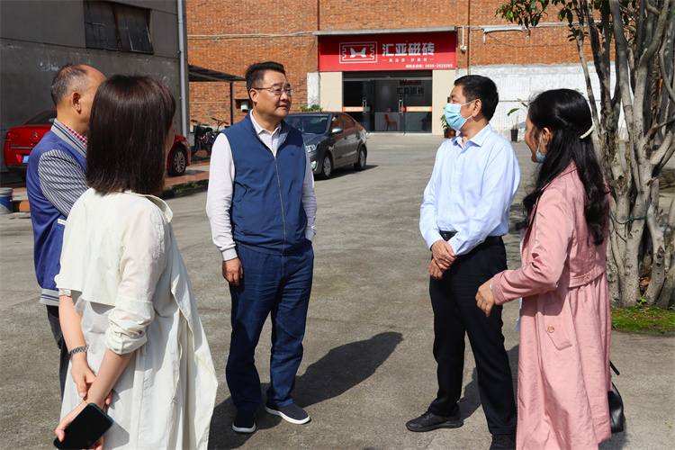 四川省供銷社黨組成員、機(jī)關(guān)黨委書記李先明帶隊開展節(jié)前安全生產(chǎn)督查工作